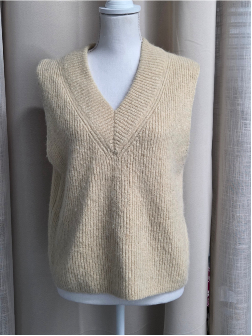 & Other Stories Alpaca Wool Blend V-Neck Ribbed Knit Sweater Vest Beige XS